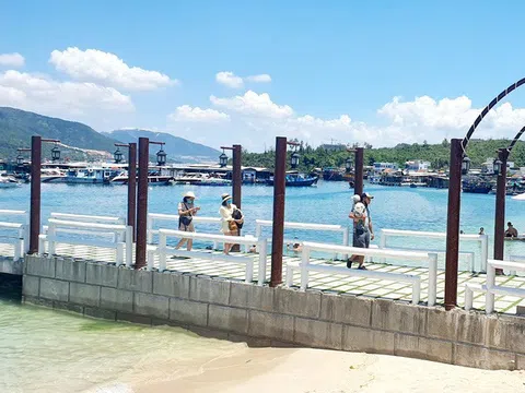 Ngành du lịch ngóng mở cửa và khách nội địa