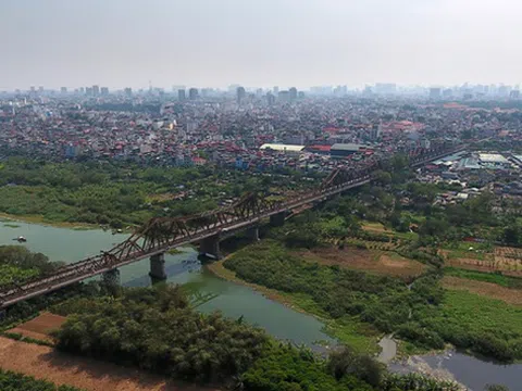 Rủi ro khi đất ven sông Hồng bị thổi giá